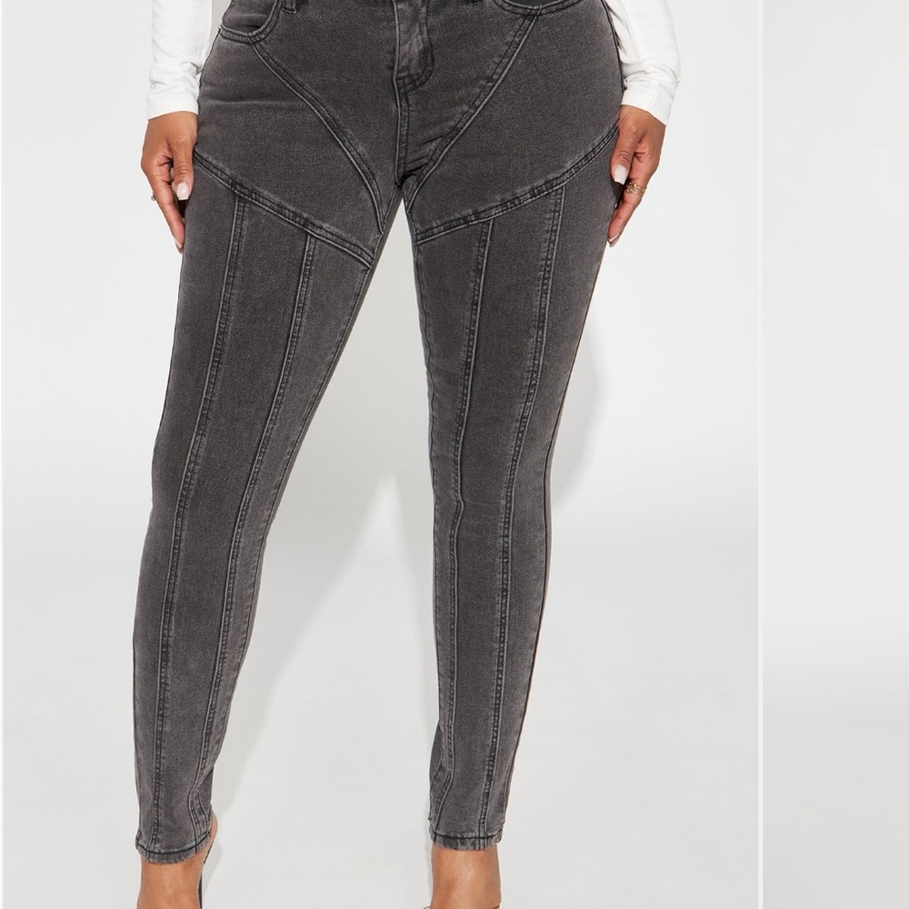 NWT Fashion Nova woman Washed Denim Jeans